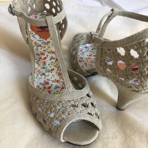 Rocket Dog hemp heels
